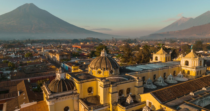 La Antigua Guatemala: Destino lujoso de Inversión Inmobiliaria